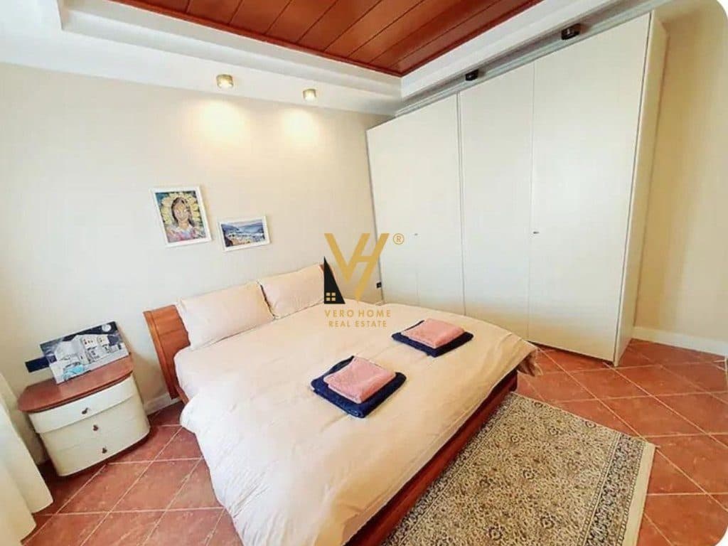 SHITET APARTAMENT 1+1 DHE GARSIONERE NE QENDER 315.000 EURO 3