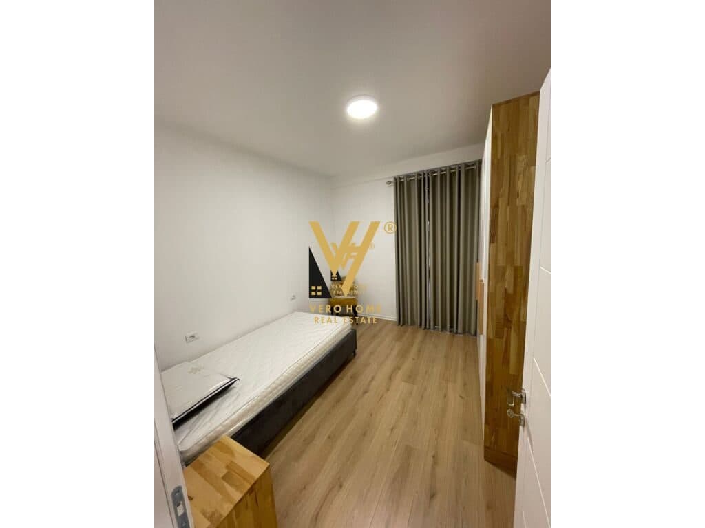 JEPET APARTAMENT 3+1+BLK ME QERA NE PORCELAN 1.100 EURO 4