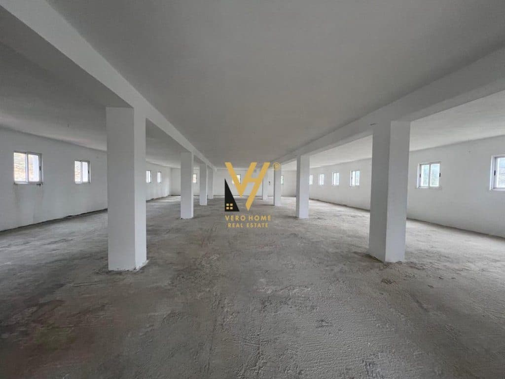JEPET GODINE TREKATESHE 1.200 M2 ME QIRA NE LANABREGAS 2.700 EURO