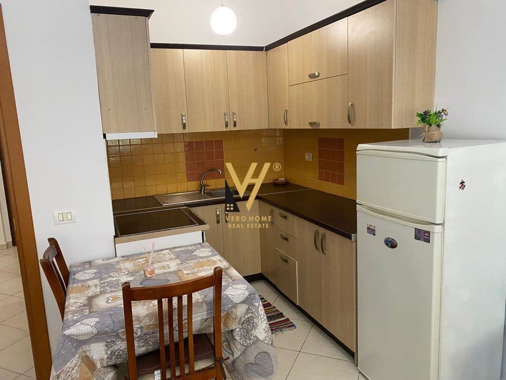 JEPET APARTAMENT 1+1+BLK ME QIRA TE LIQENI I THATE 50.000 LEKE 3