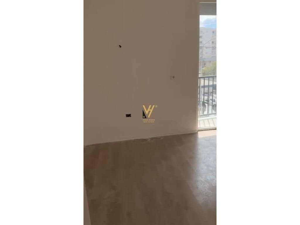 JEPET ZYRE 100 M2 ME QERA NE PASKUQAN 45.000 LEKE 2