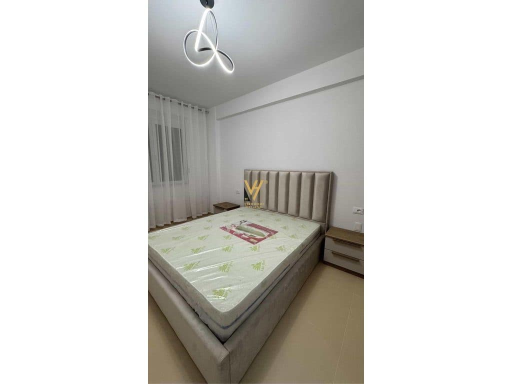 JEPET APARTAMENT 2+1+BLK ME QERA TE ISH PARKU 70.000 LEKE 4