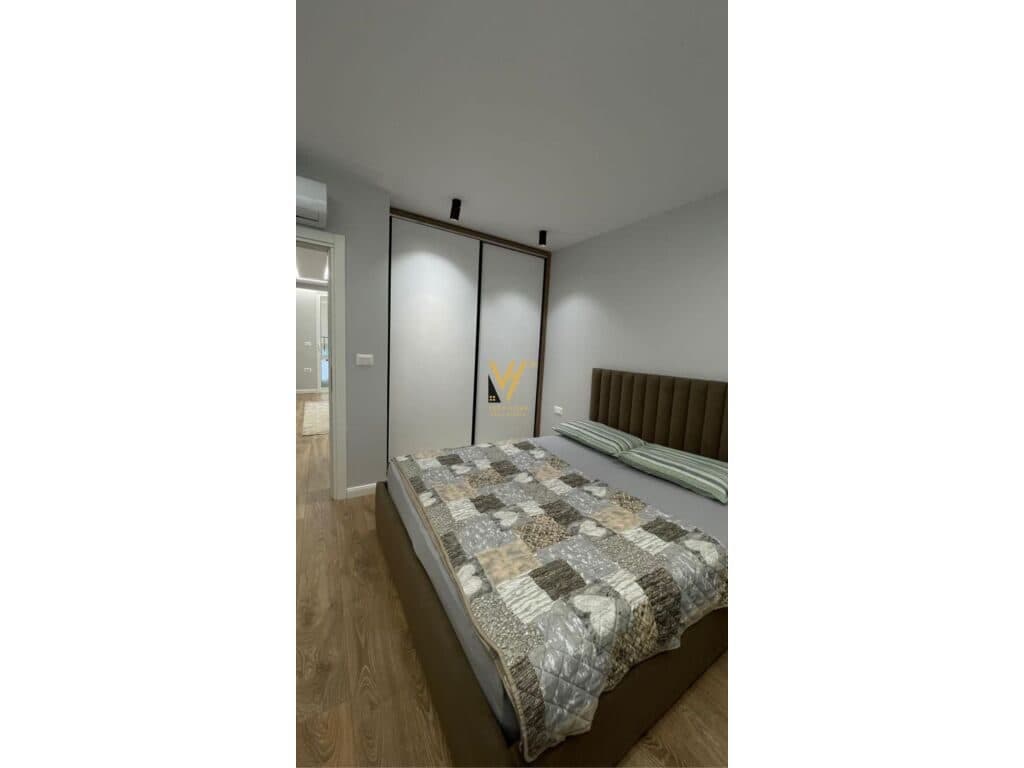 Shitet Apartament 1+1+ballkon te Rruga Abdyl Frasheri , Blloku 70 m2 2