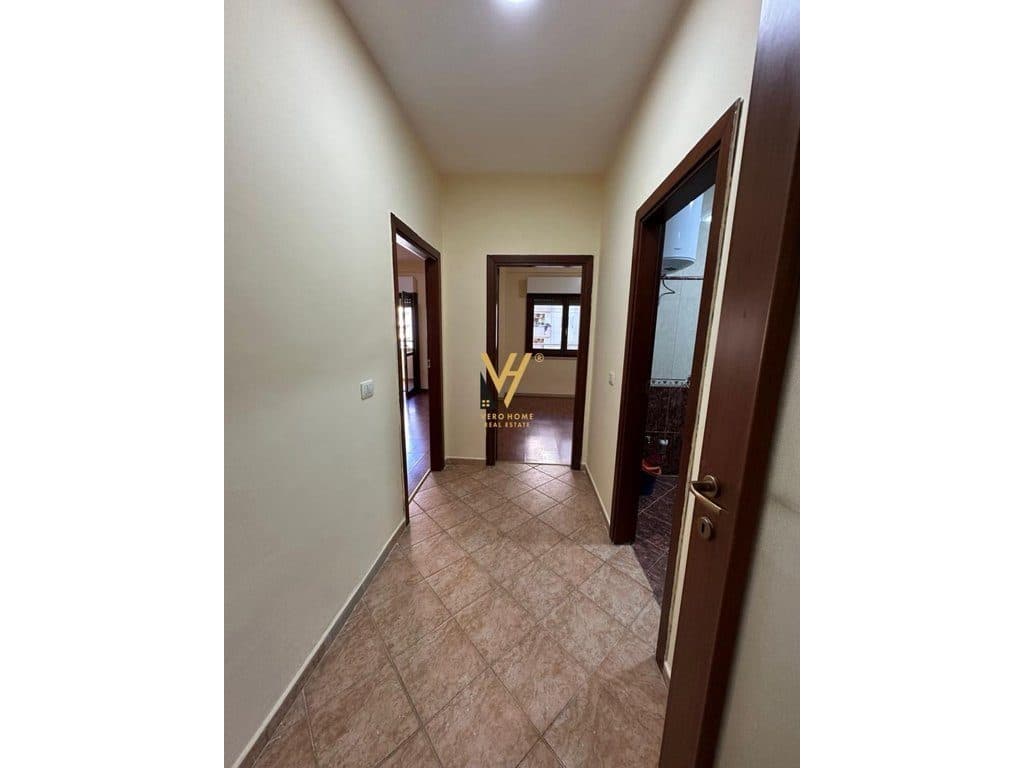 JEPET APARTAMENT 2+1+2 ME QERA TE KOMUNA E PARISIT 70.000 LEKE 4