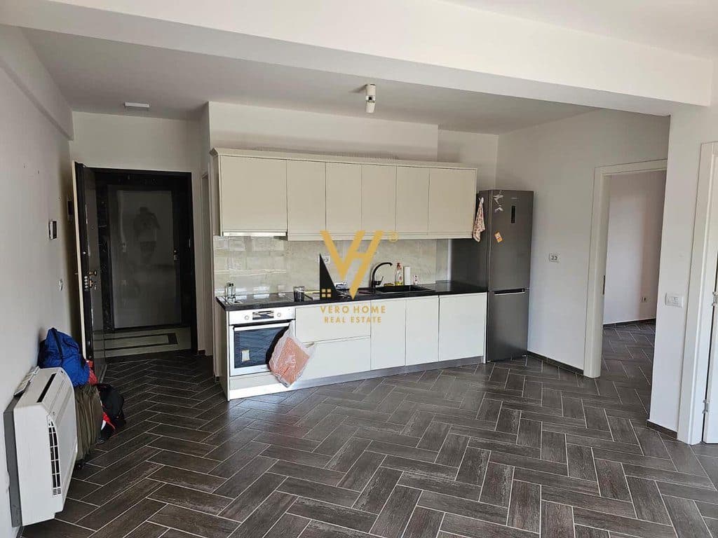 JEPET ZYRE 108 M2 ME QERA TEK MYSLYM SHYRI 1.000 EURO 4