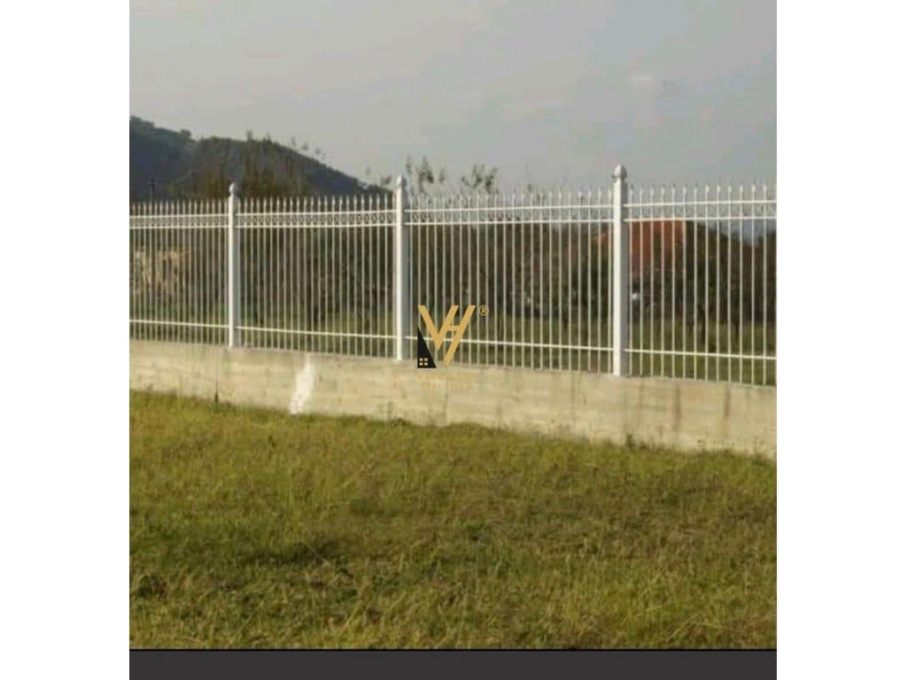SHITET TOKE ARE 2.000 M2 NE PETRELE 21.000.000 LEKE