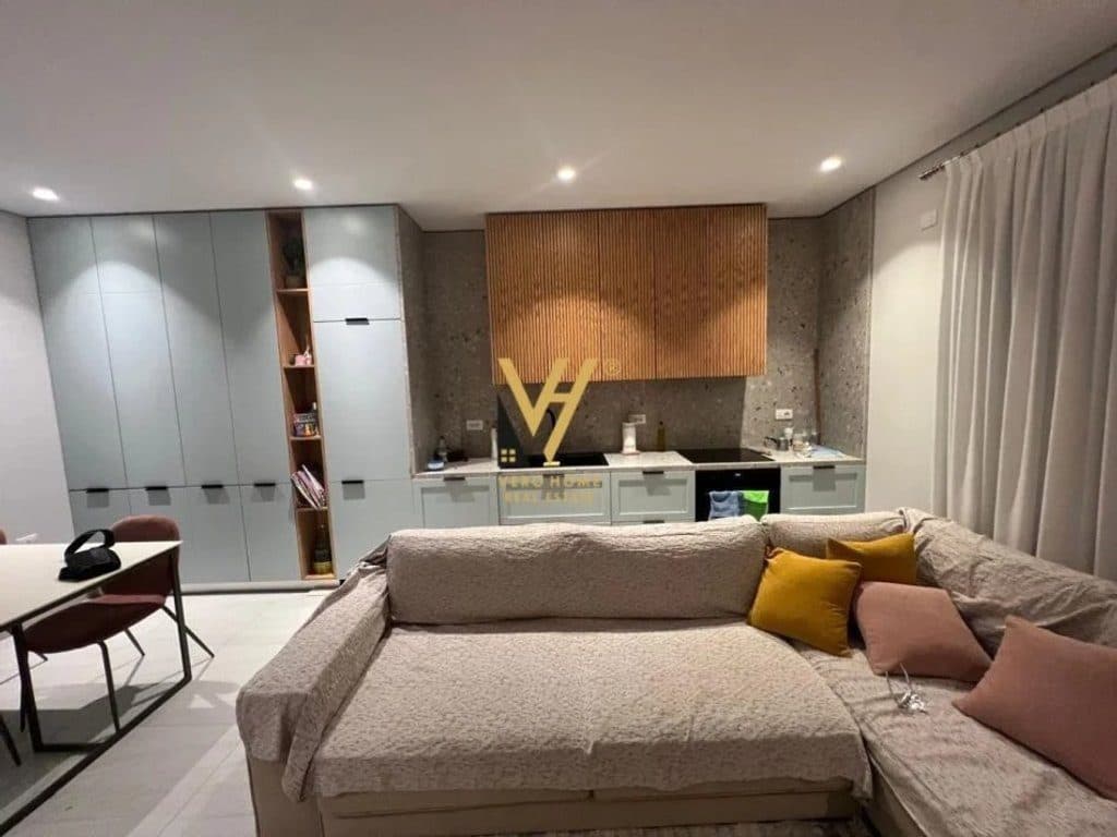 SHITET APARTAMENT 1+1 TE TURQUOISE MARINA, GJIRI I LALZIT 230.000 EURO 2