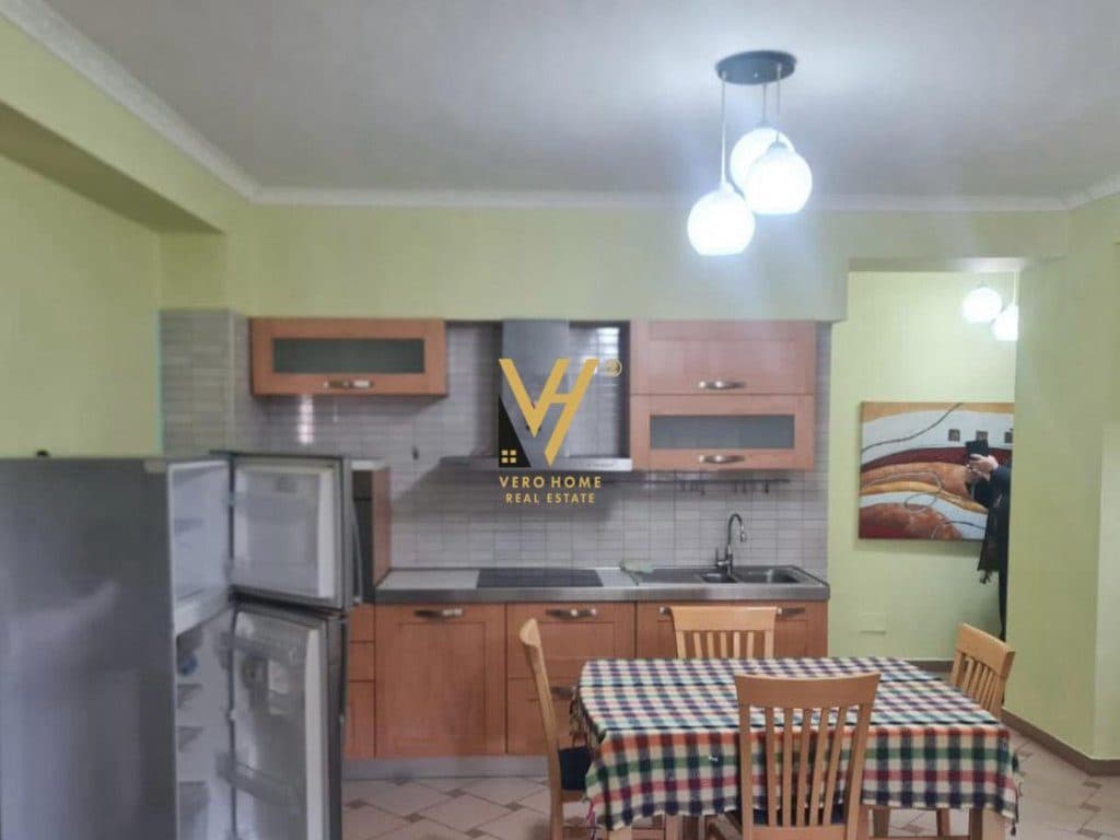 JEPET APARTAMENT 2+1 ME QIRA TE RR. MIHAL DURI 65.000 LEKE 2