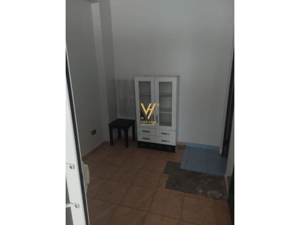 Jepet Zyre me qera te Ish Ministria e Jashtme 37 m2 4