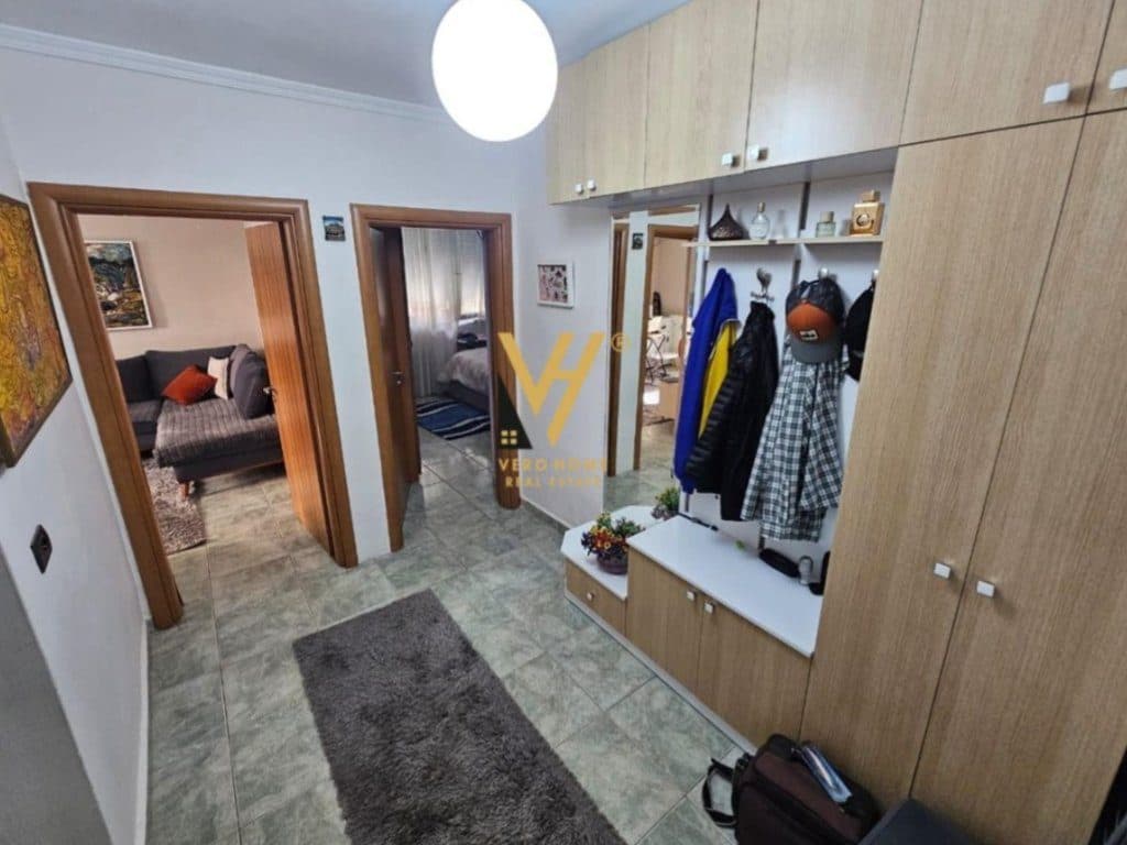JEPET APARTAMENT 1+1+BLK ME QIRA NE BRRYL 50.000 LEKE 3