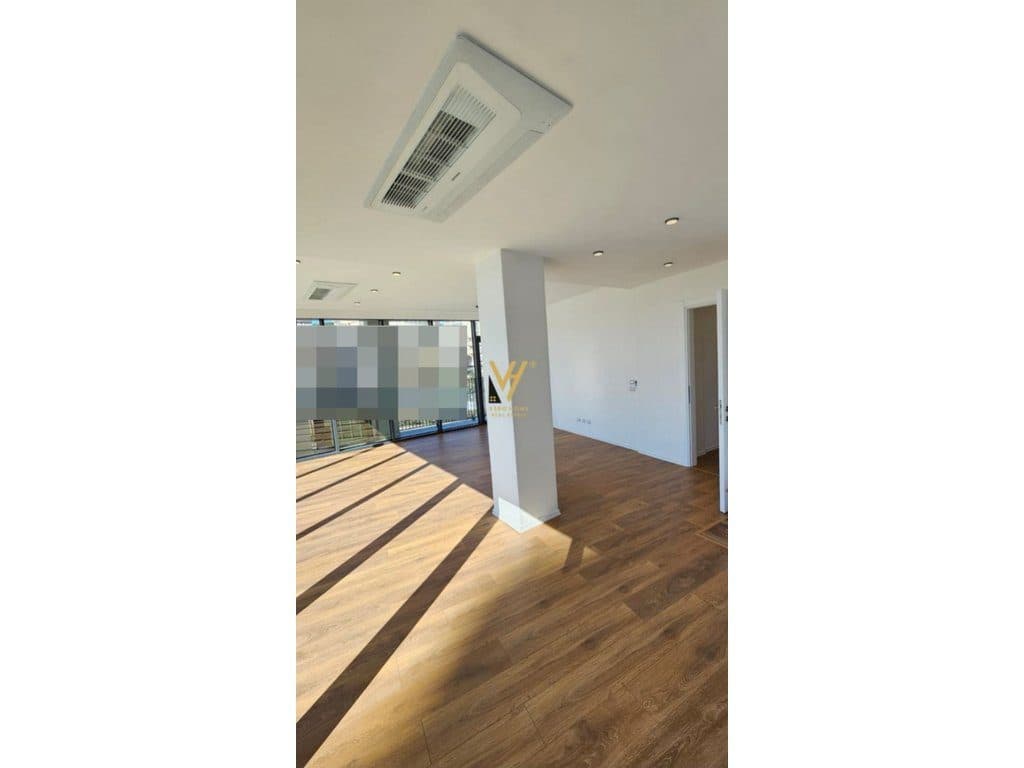 JEPET ZYRE 130 M2 ME QERA TE LAKEVIEW RESIDENCE 1.700 EURO 4
