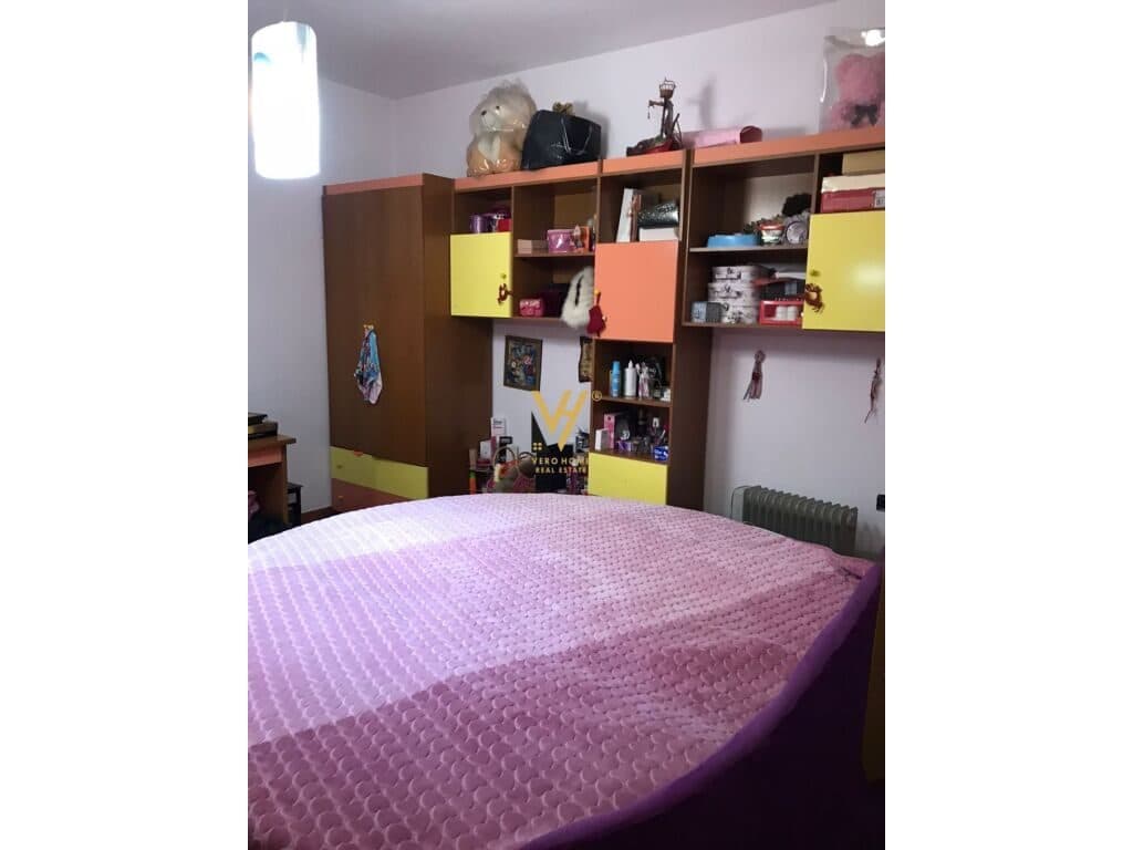 Jepet Apartament 3+1+2+ballkon me qera prane Qendres Kristal 155 m2 2
