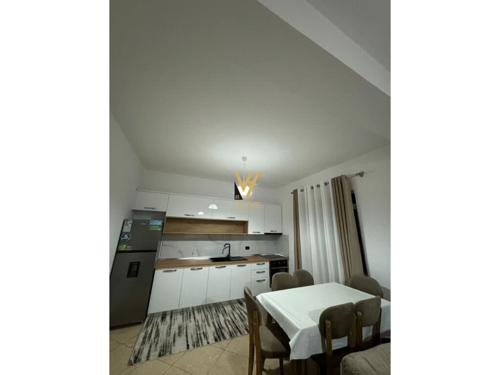 Jepet Apartament 1+1+ballkon me qera te Rruga 5 Maji 90 m2 2