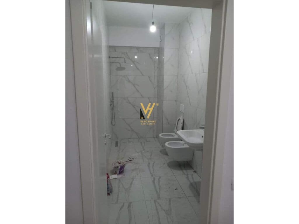 Jepet Apartament 2+1+ballkon me qera te Rruga Siri Kodra 92 m2 4