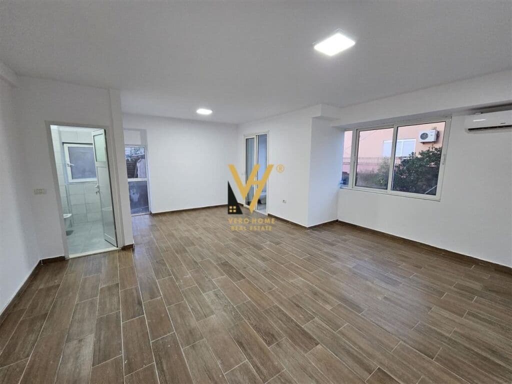 Jepet zyre me qera te 21 Dhjetori 60 m2 3