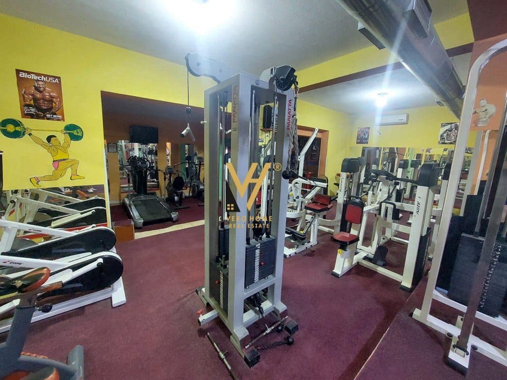 JEPET AMBIENT BIZNESI 205 M2 ME QERA NE ALI DEM 80.000 LEKE 3