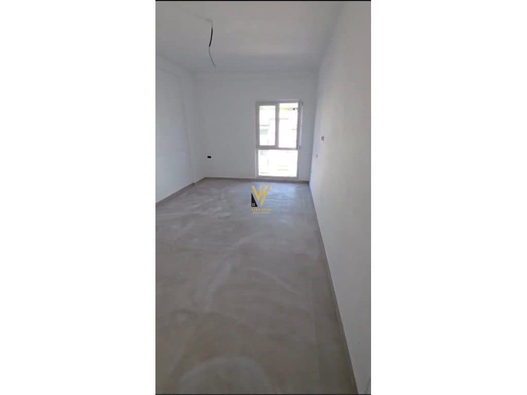 JEPET ZYRE 25 M2 ME QIRA TE KOMUNA E PARISIT 600 EURO 2