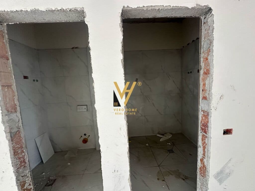 JEPET AMBJENT BIZNESI 195 M2 ME QERA NE KAMEZ 2.000 EURO 3