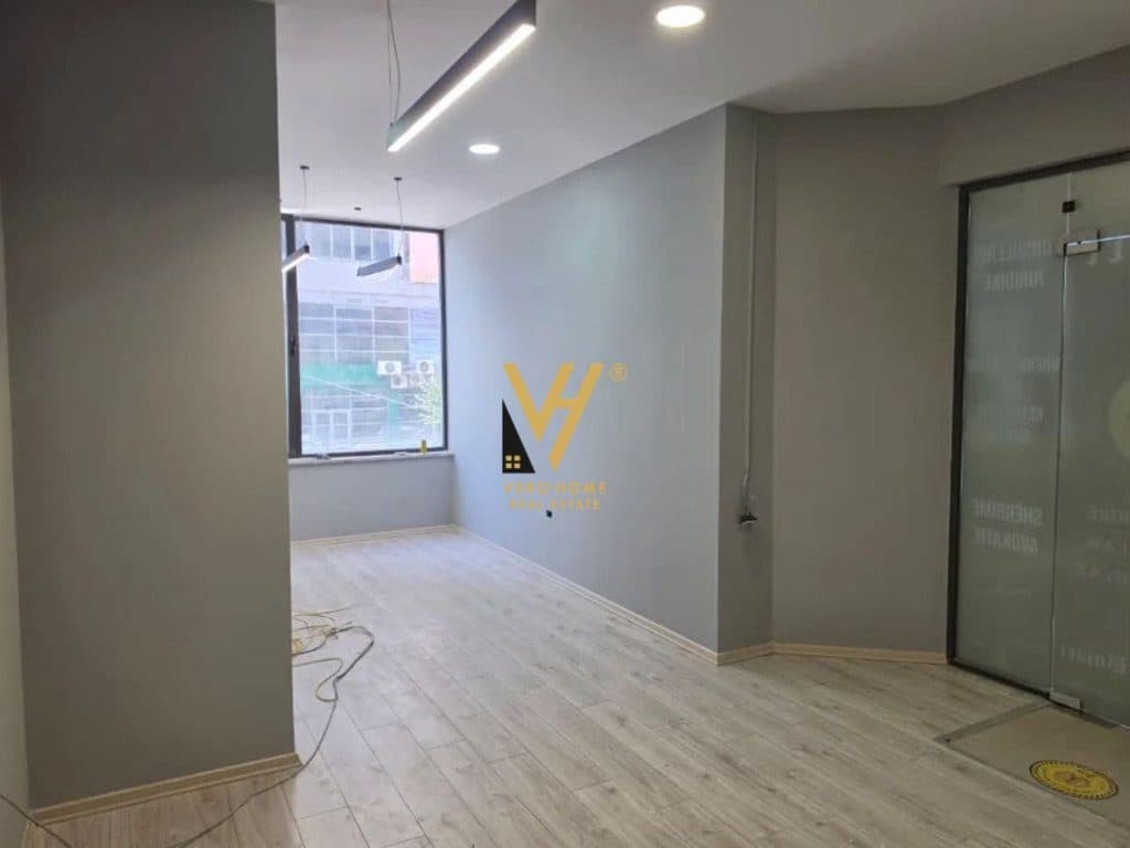 JEPET AMBIENT BIZNESI 31 M2 ME QERA NE DON BOSKO 600 EURO 4