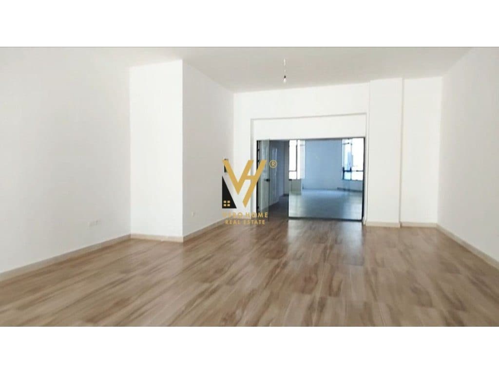 JEPET ZYRE 70M2 ME QERA TE RRUGA MINE PEZA 1.300 EURO