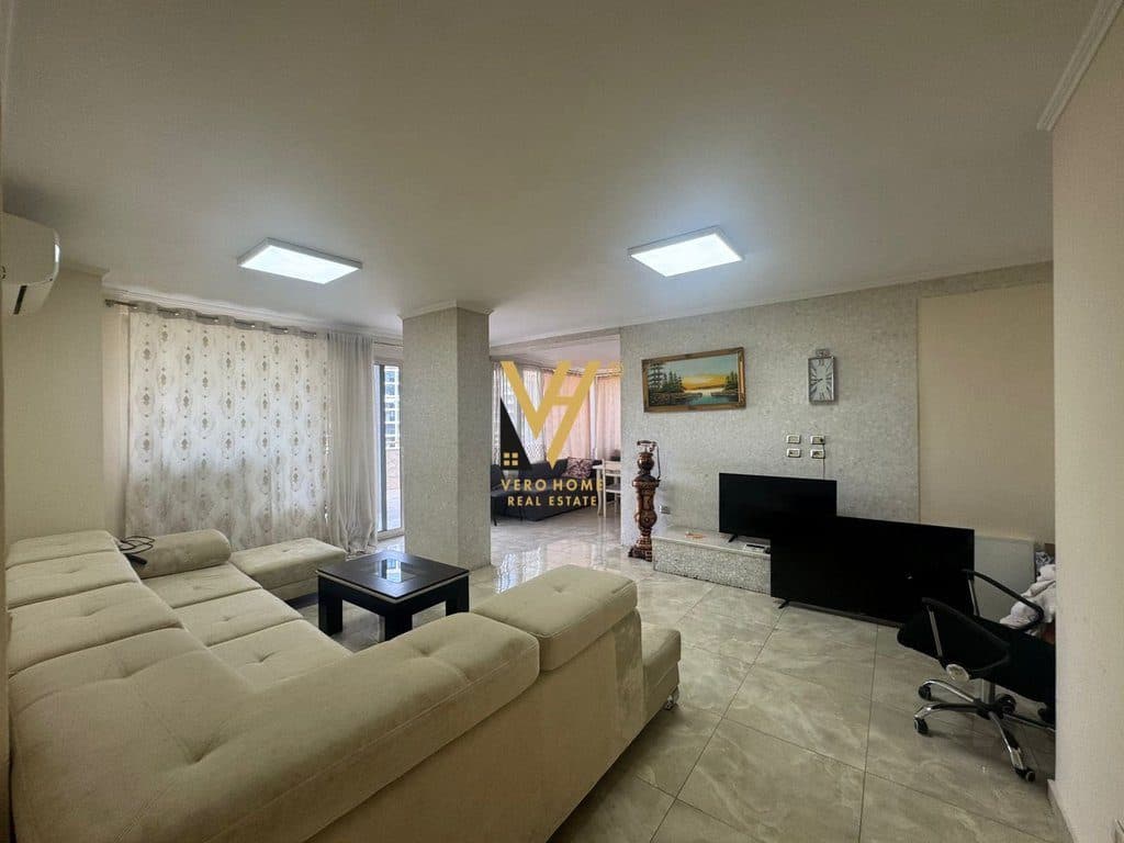 SHITET APARTAMENT 4+1+2+VERANDE TE KOPSHTI BOTANIK 50.000.000 LEKE