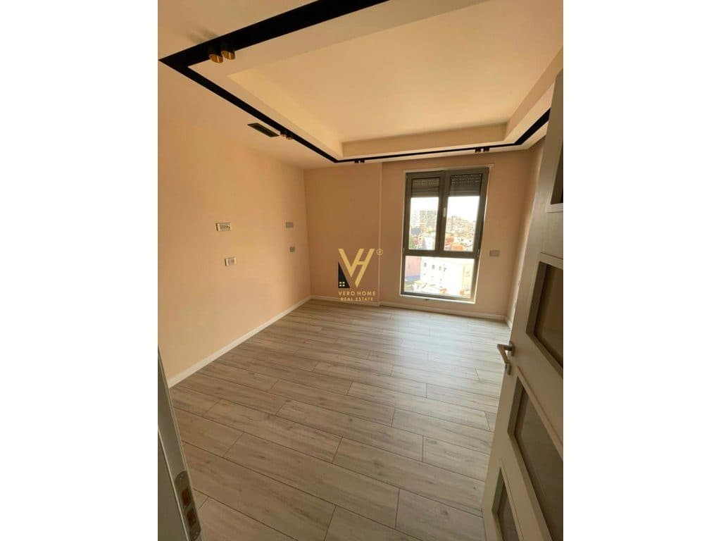 JEPET AMBIENT BIZNESI 105 M2 ME QIRA TE RRUGA E KAVAJES 140.000 LEKE 3