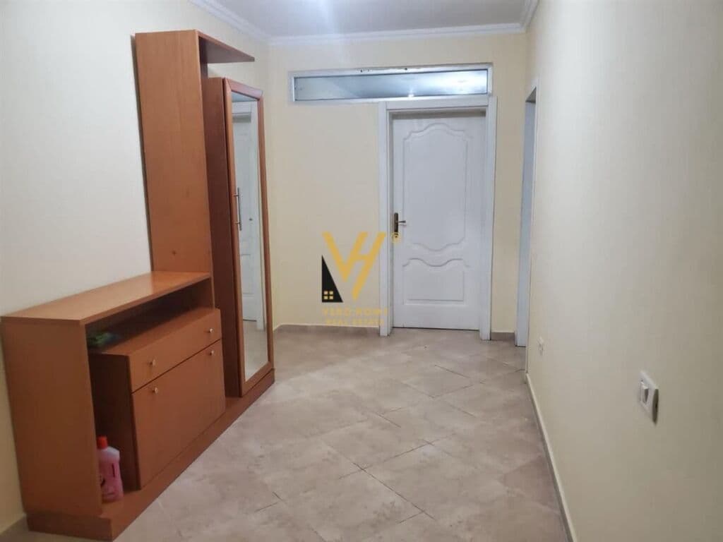 Jepet Vile Private me qera te Brryli 120 m2 2