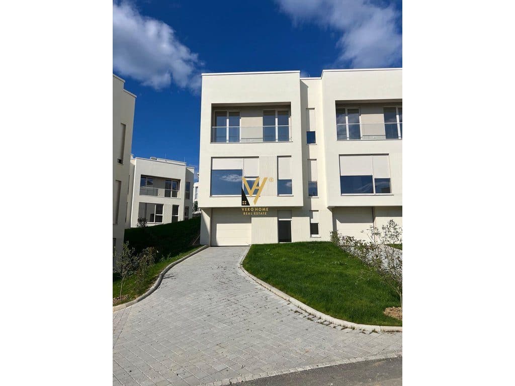 JEPET VILE DY KATESHE ME QERA TE ABA RESIDENCE , SAUK 1.200 EURO