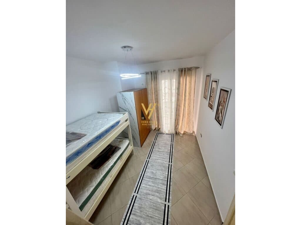 Shitet Apartament 2+1+ballkon te Unaza e Re 72 m2