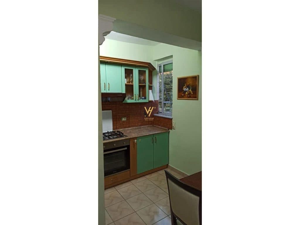 JEPET APARTAMENT 2+1+BLK ME QERA TE ISH EKSPOZITA 600 EURO 2