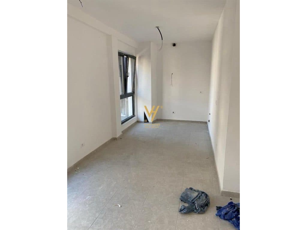 JEPET ZYRE 90 M2 ME QERA TE PAZARI I RI 800 EURO 3