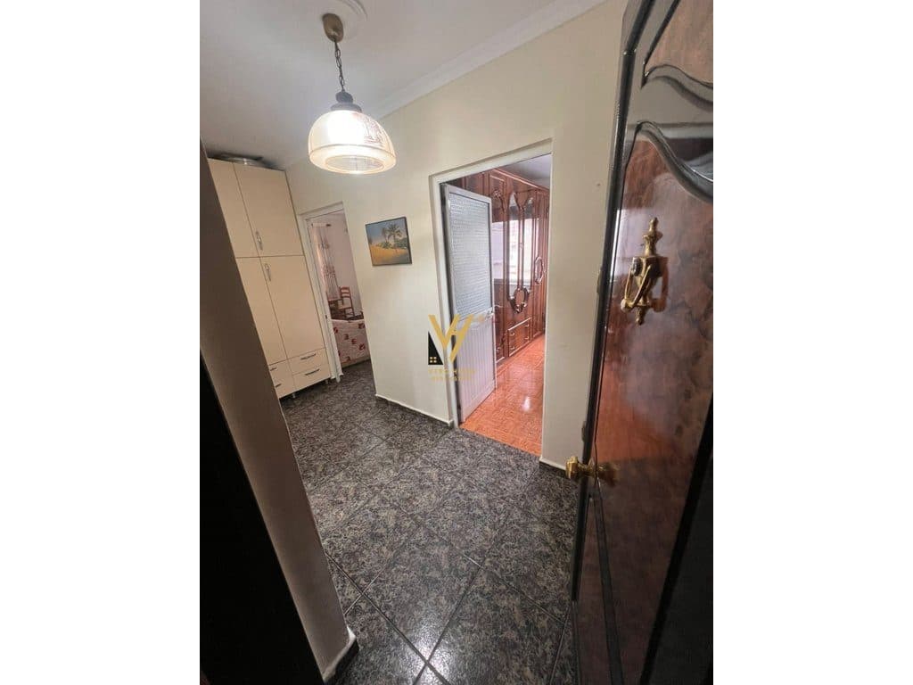 JEPET APARTAMENT 1+1+BLK ME QERA TEK ISH PARKU 45.000 LEKE 4