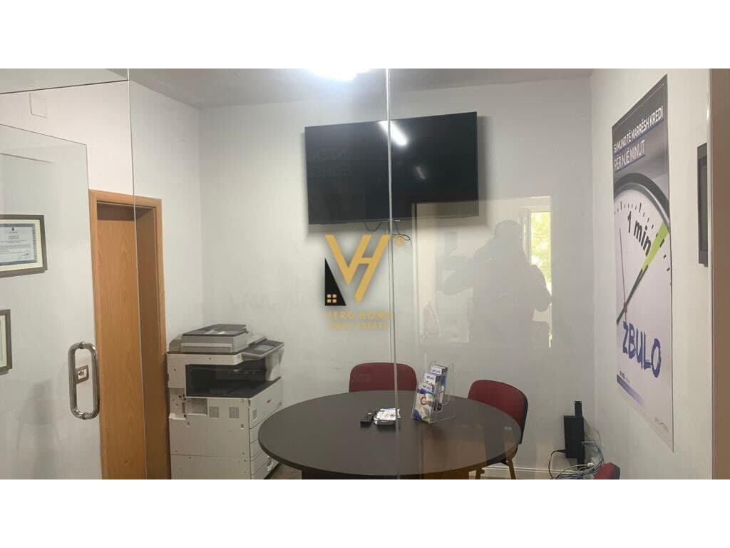 Jepet zyre me qera te Rruga Sami Frasheri 130 m2 3