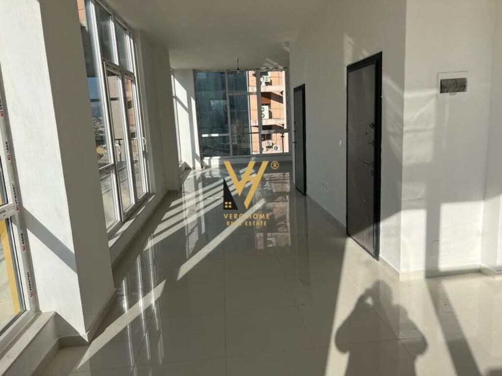Jepet Zyre me qera te Stacioni i Trenit 120 m2 2