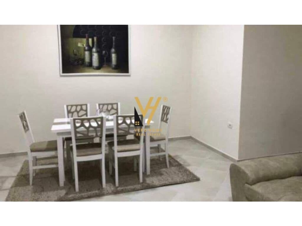 Jepet Apartament 1+1+verande me qera te Fresku 89 m2 2