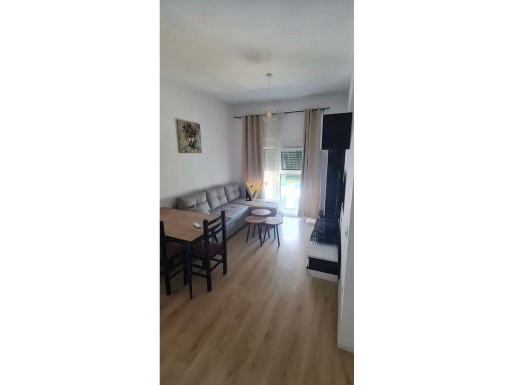 JEPET APARTAMENT 2+1+2+BLK ME QIRA TE UNAZA E RE 50.000 LEKE