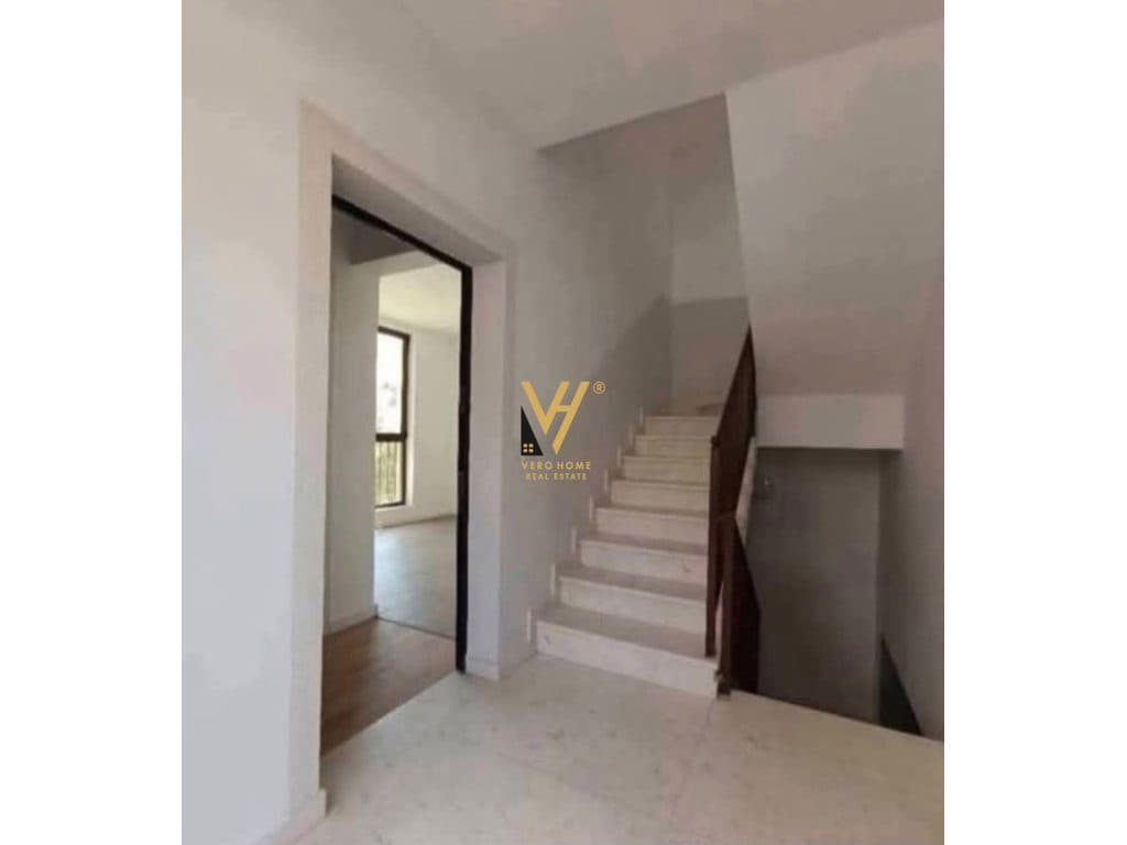 JEPET VILE TRE KATESHE ME QERA TE RRUGA E ELBASANIT 2.500 EURO 4