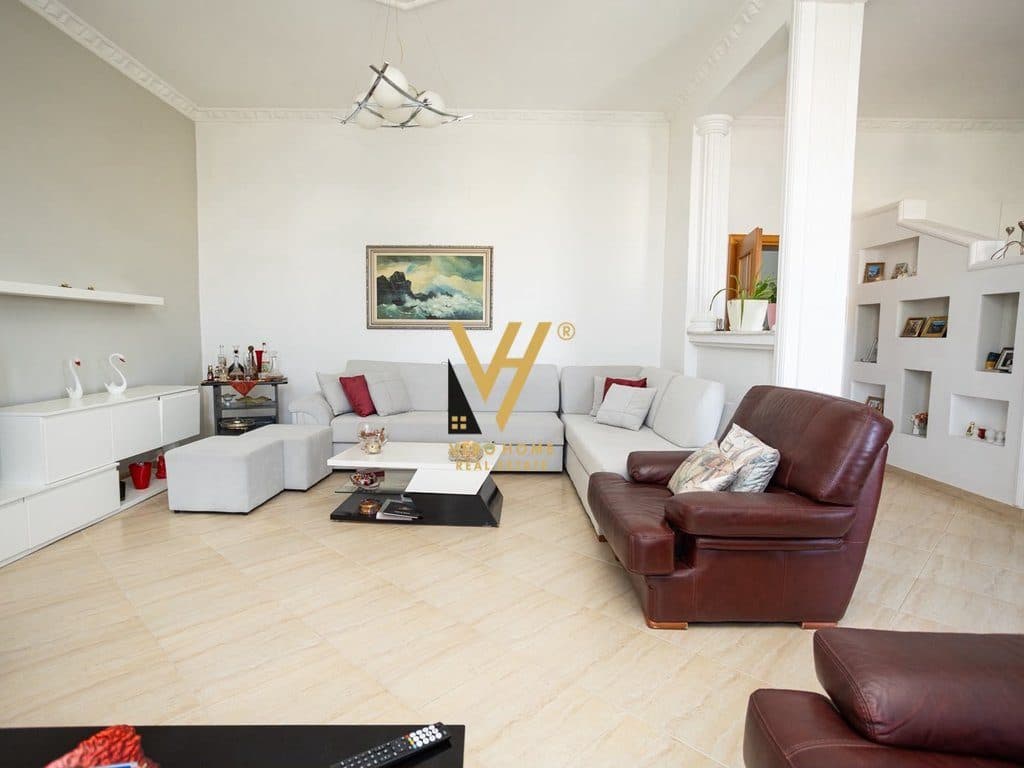 SHITET APARTAMENT 2+1 NE VLORE 144.000 EURO