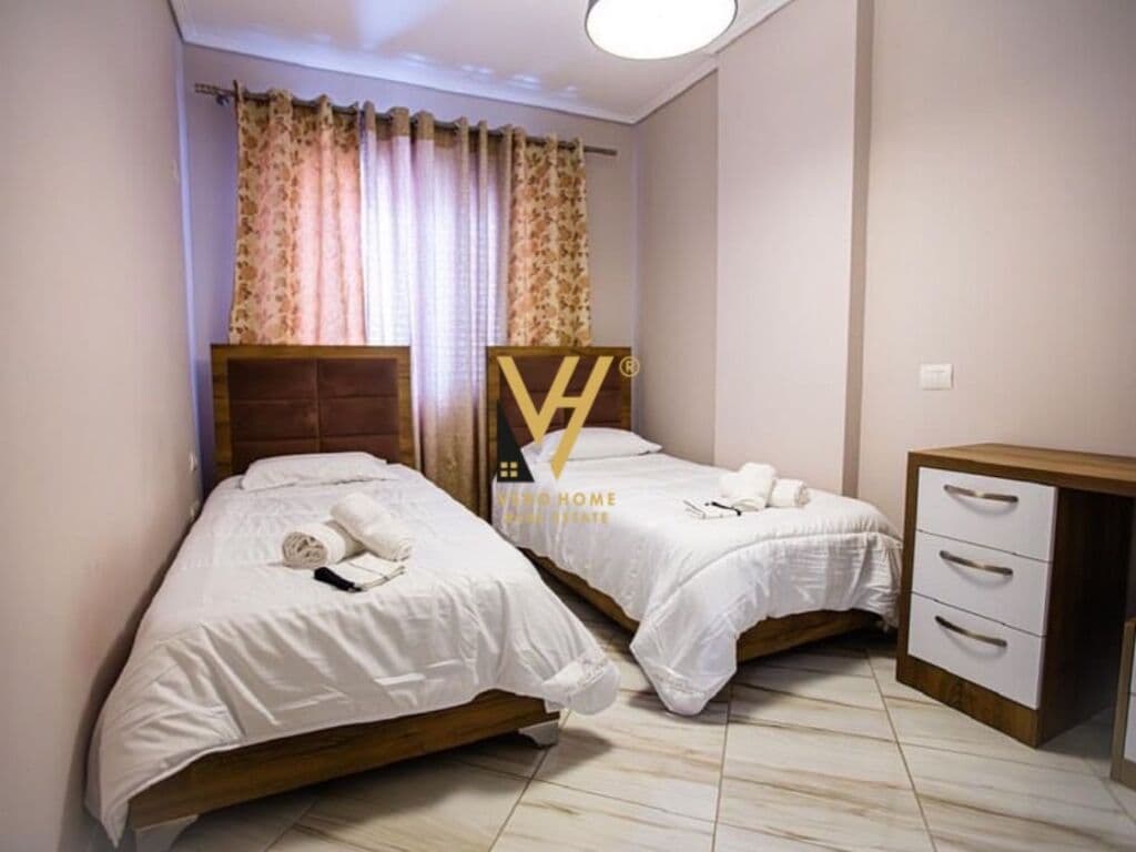 Jepet Apartament 2+1+2+ballkon me qera te Rruga Myslym Shyri 110 m2