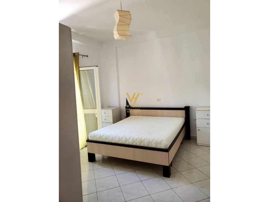 JEPET APARTAMENT 3+1+BLK ME QERA NE SELITE 55.000 LEKE 3