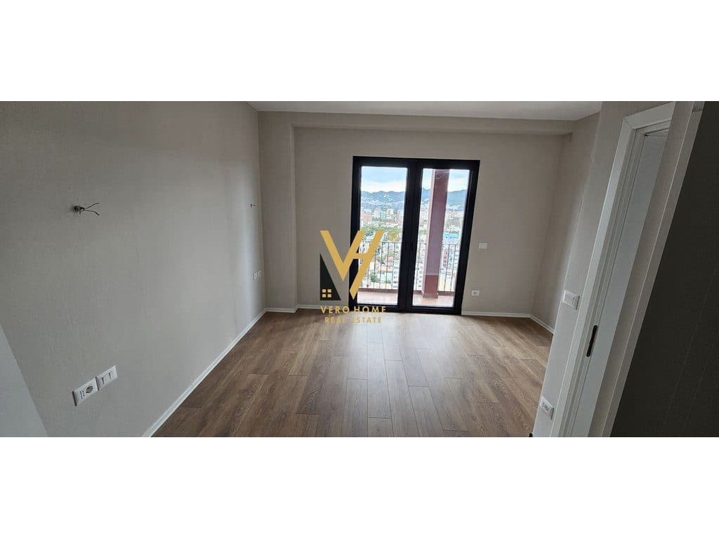 JEPET ZYRE 160 M2 ME QIRA TE GARDEN BUILDING 2.000 EURO 4