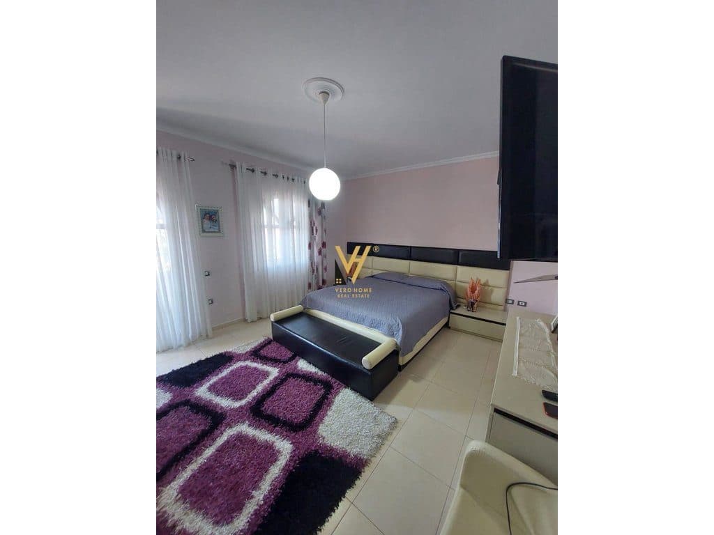 SHITET VILE 3 KATESHE+ SHTEPI 1-KATESHE NE SHKOZE 600.000 EURO 4
