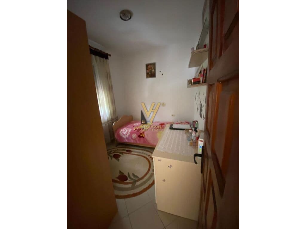 Jepet apartament 3+1+2 me qera te Rruga Stavri Themeli 130 m2 3
