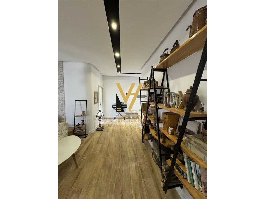 JEPET APARTAMENT 2+1+BLK ME QERA TEK STACIONI I TRENIT 800 EURO 2