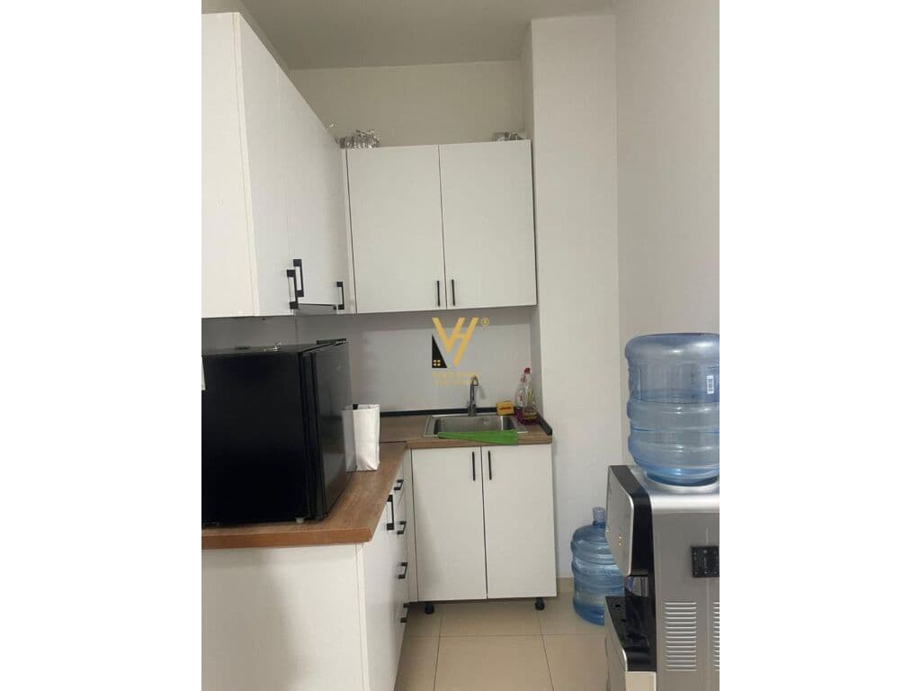 Jepet Zyre me qera te Rruga e Kosovareve 170 m2 2