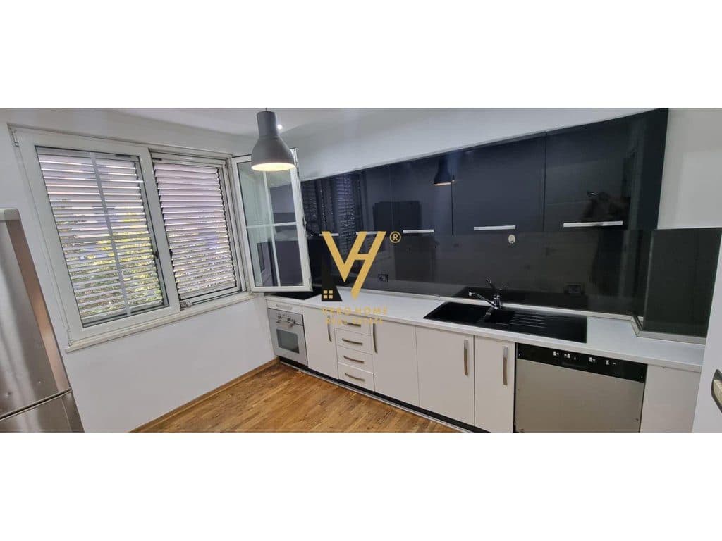 JEPET ZYRE 30 M2 ME QIRA TE SHESHI WILLSON 45.000 LEKE 2