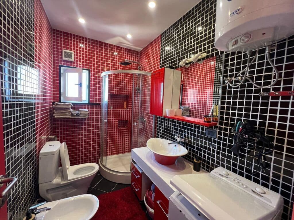 Shitet Apartament 1+1+ballkon ne Durres 66 m2