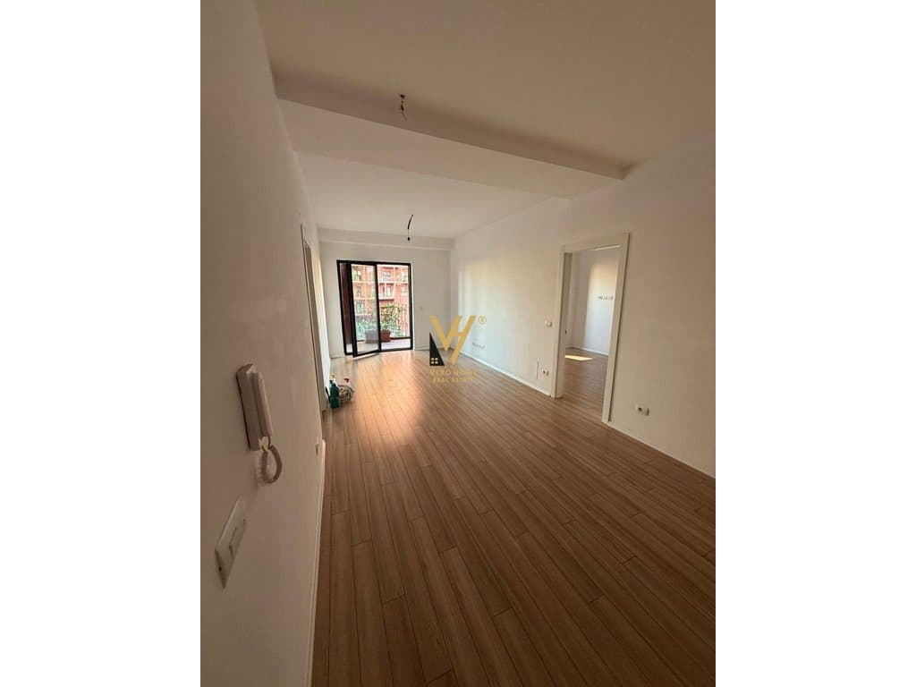 JEPET ZYRE 113 M2 ME QIRA TE GARDEN BUILDING 1.300 EURO