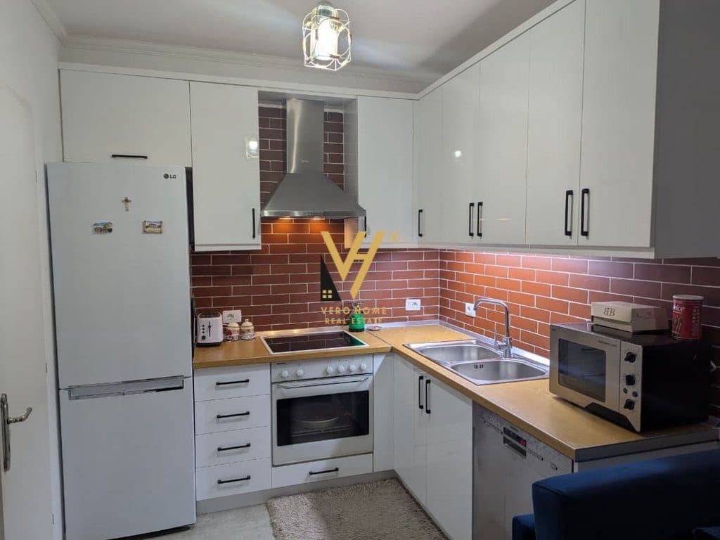 JEPET APARTAMENT 1+1+BLK ME QERA NE SHKOZE 400 EURO 3