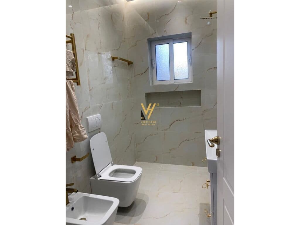 Jepet vile dy katshe me qera prane Elita Palas 200 m2 3